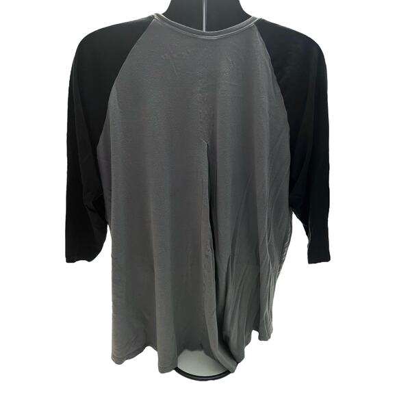 Disney Mickey Mouse 1928 Baseball Raglan Black and White Mickey Woman’s size 3 - Picture 2 of 8